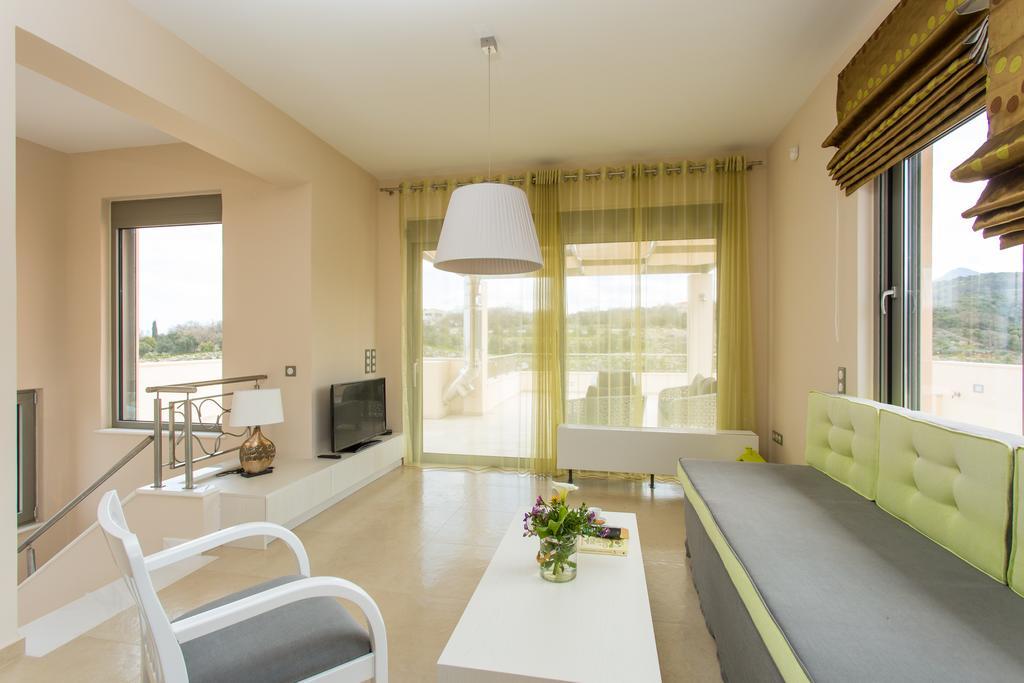 Deluxe Villa Ianthos - Outdoor Hot Tub & Kids Pool Gallos Экстерьер фото