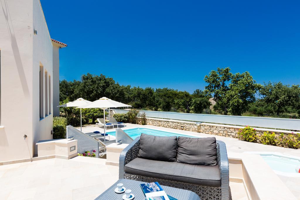 Deluxe Villa Ianthos - Outdoor Hot Tub & Kids Pool Gallos Экстерьер фото